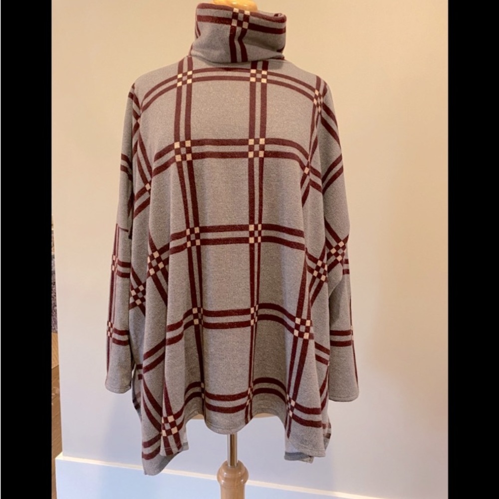 Hailey & Co. grey and burgundy sweater.  Size medium.  Oversized